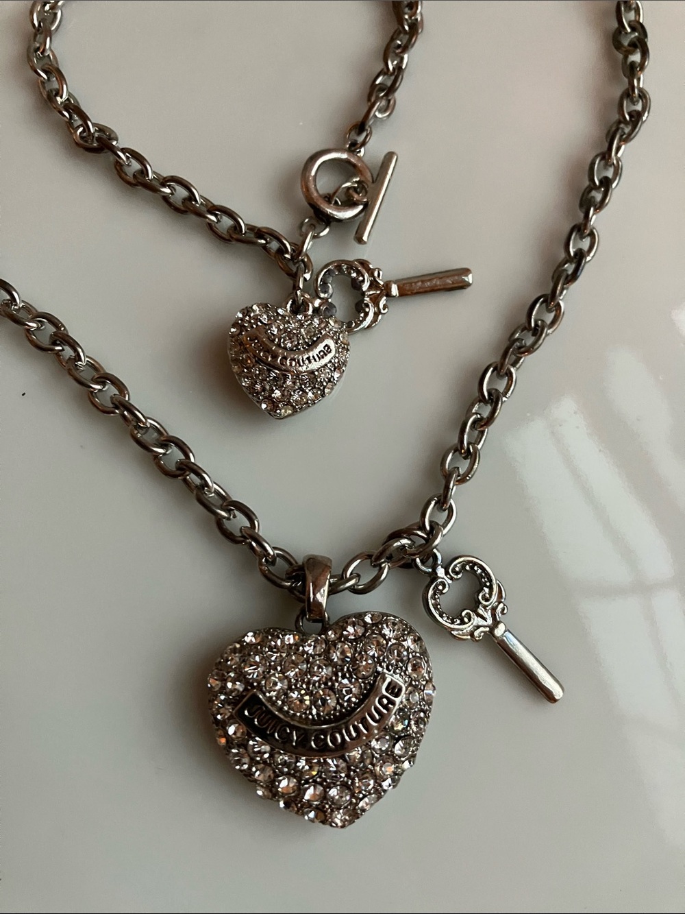 Juicy Couture Rhinestone Puffy Heart Toggle Silver Matching Necklace & Bracelet - Picture 4 of 7